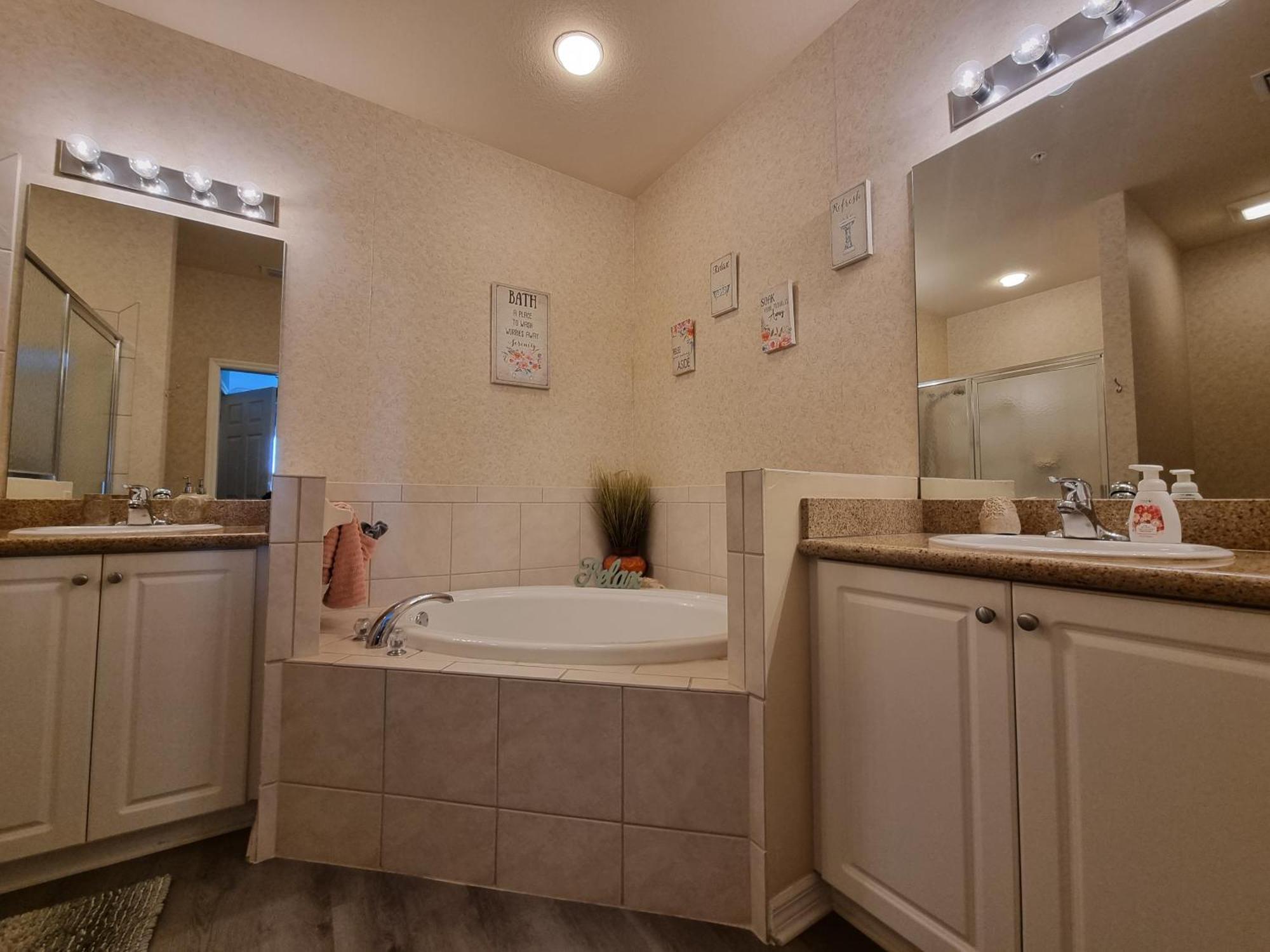 Stunning 2-Bedroom Plus Den Condo In Greenlinks Resort North North Naples Eksteriør bilde